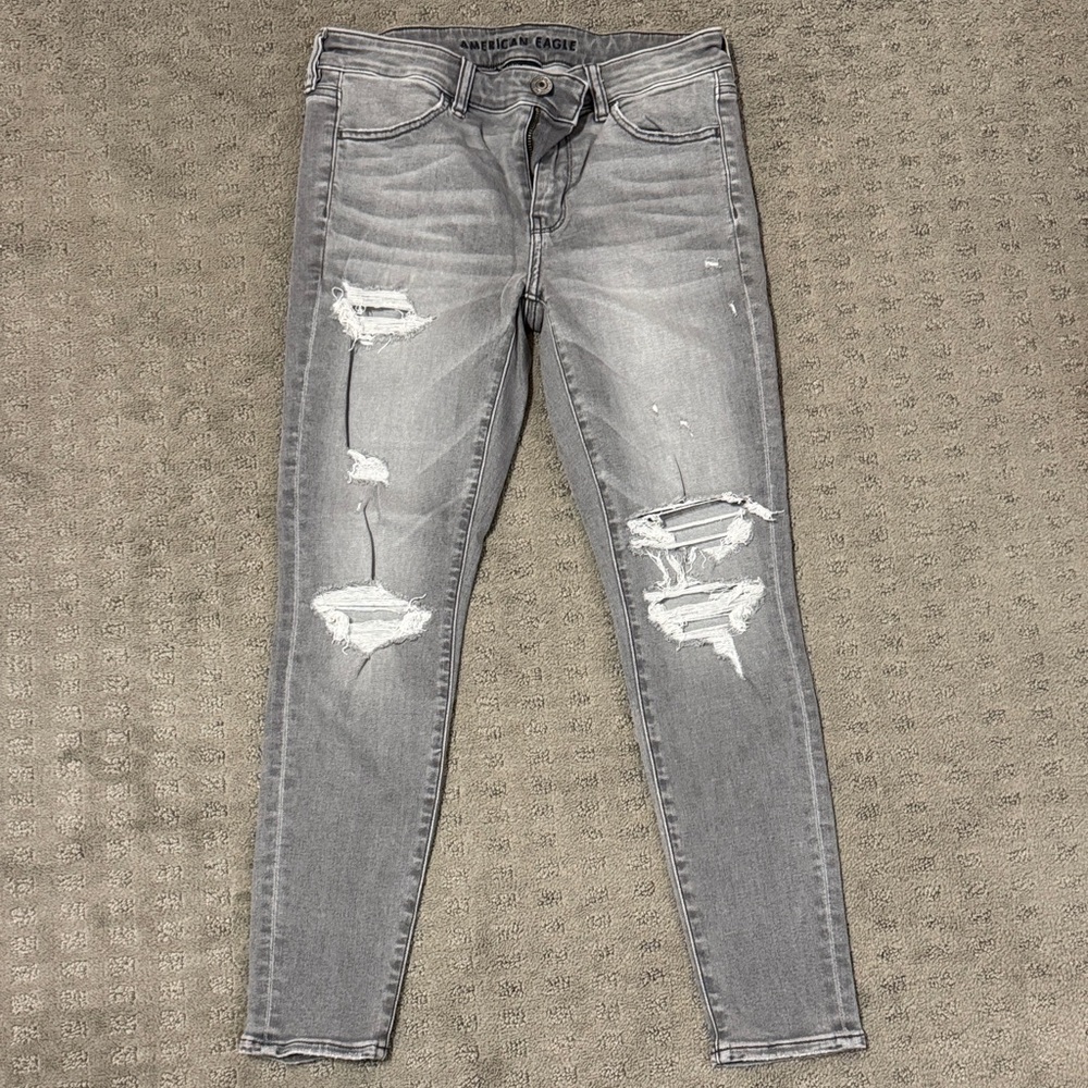 American Eagle Outfitters Grey Distressed Skinny Jeans Jegging size 8 short